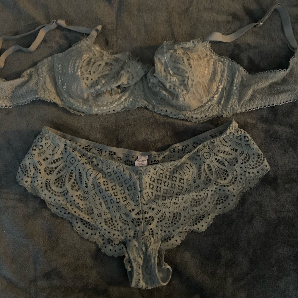 Victoria’s Secret set - bra 34DD and panties M